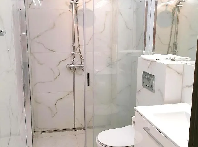 Metro Wilson Apartment *