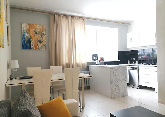 Metro Wilson Apartment *