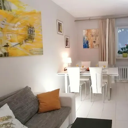 Metro Wilson ワルシャワ